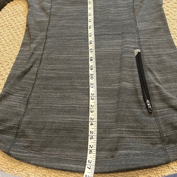 Lole black and grey Fitted Pullover style running fleece - Picture 10 of 16